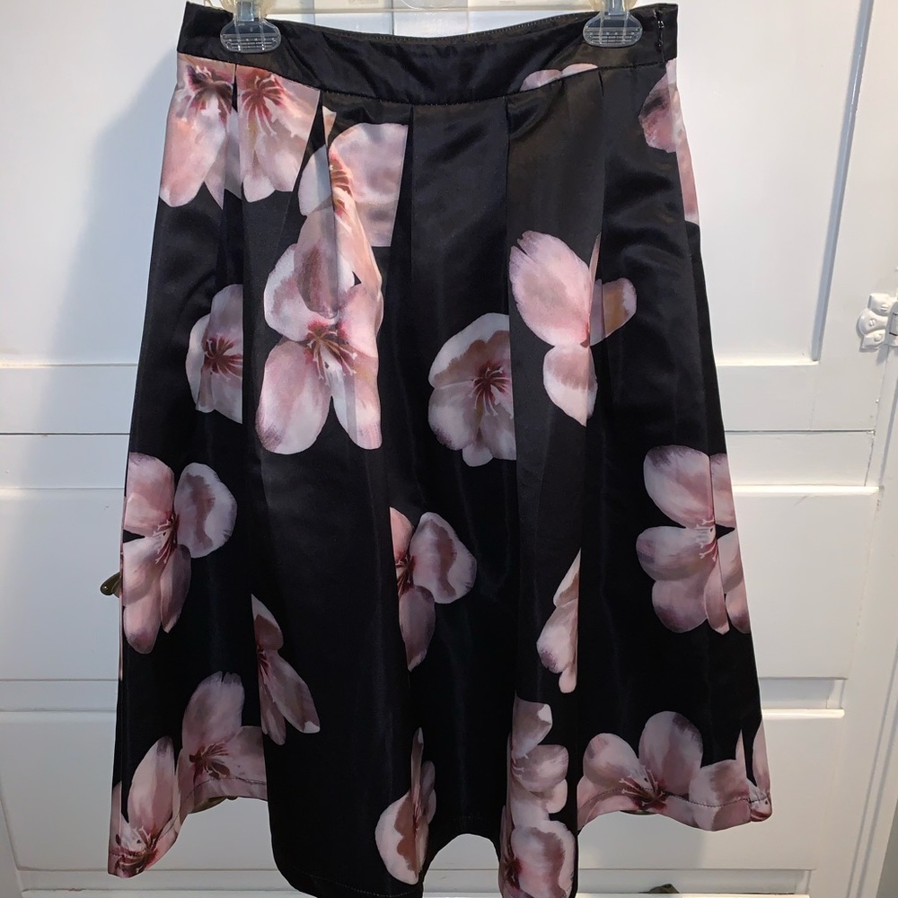 High waisted skirt